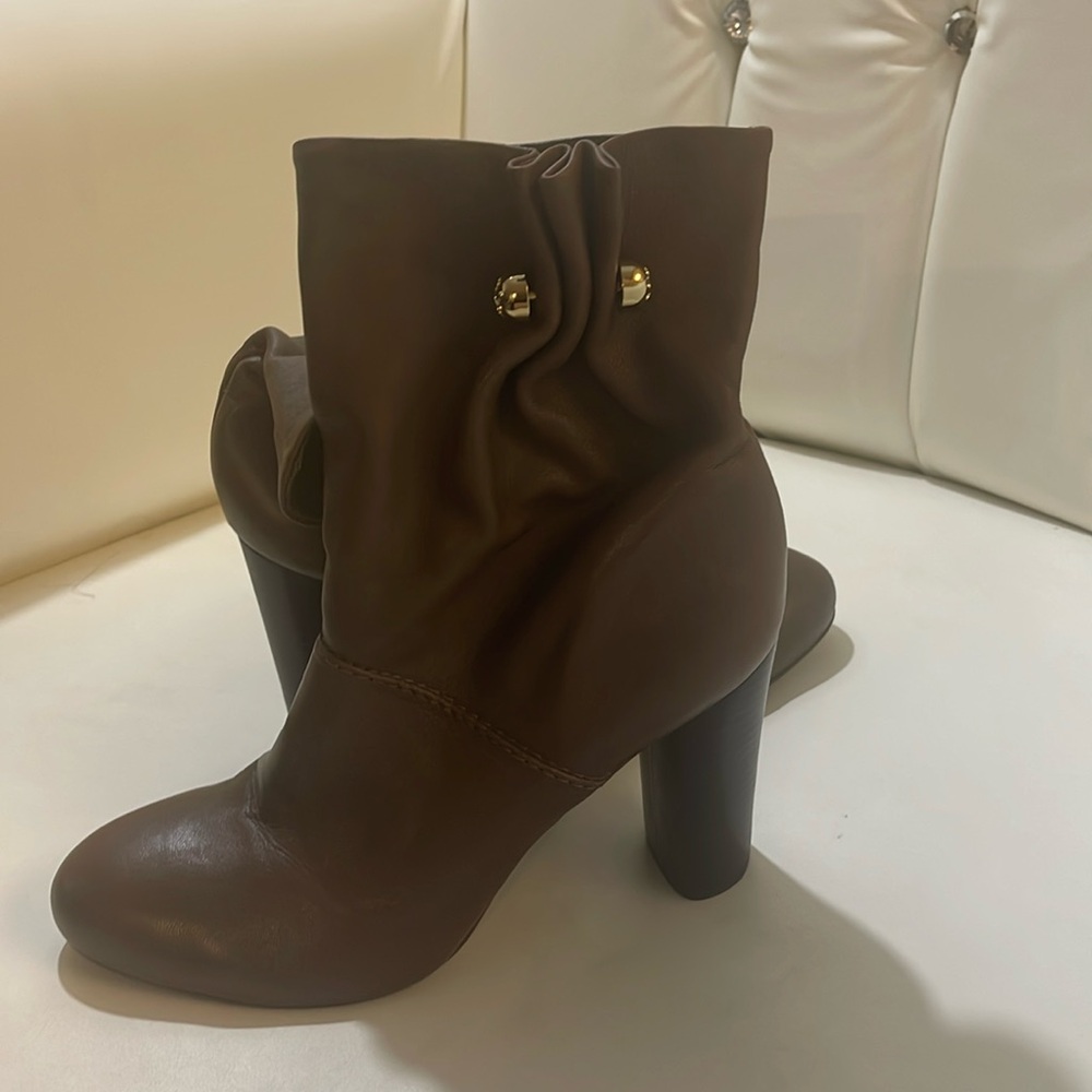 Tory Burch accent ring brown boots size 10.5